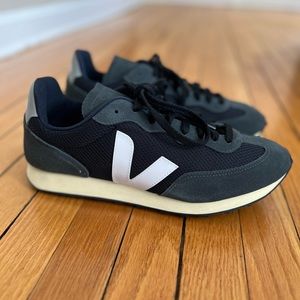 NWT Men’s Veja Rio Branco Sneaker in Black size 11.5